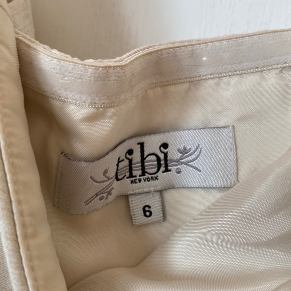 Flirty Tibi strapless dress in nude canvas with gold thread - Picture 4 of 6